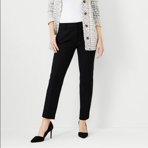 NwT Ann Taylor Black Chino Ankle Pants Size 6